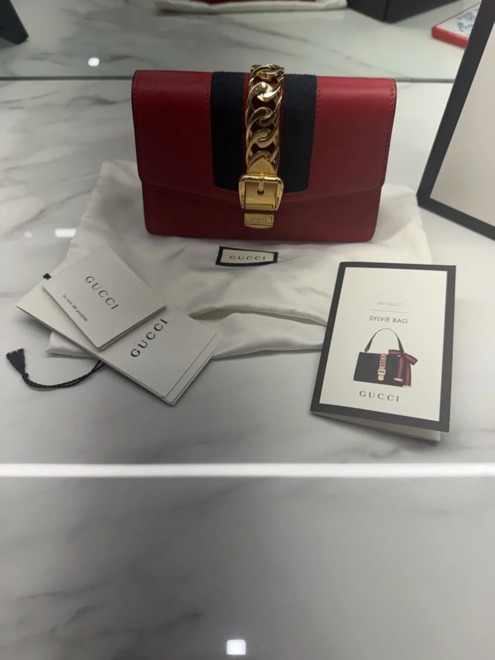 Gucci Red and Black Leather Shoulder Bag with Gold Chain Hardware - Picture 2 of 6